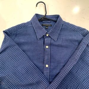 Banana Republic Men’s Navy Blue Patterned Shirt